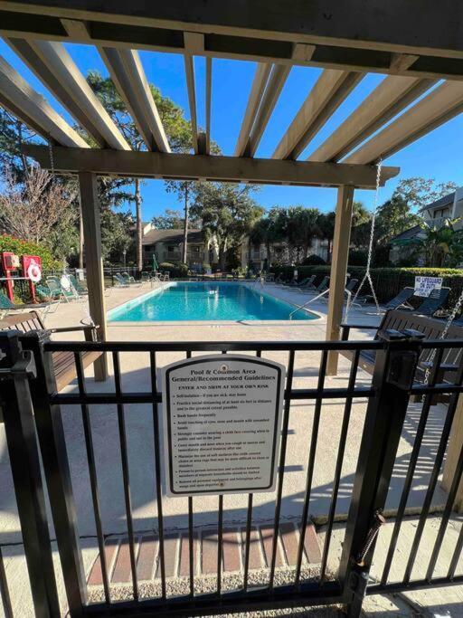 Spacious, Cozy Villa W/Parking In Coligny Villas ヒルトンヘッドアイランド エクステリア 写真