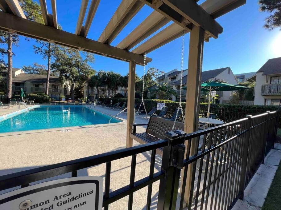 Spacious, Cozy Villa W/Parking In Coligny Villas ヒルトンヘッドアイランド エクステリア 写真